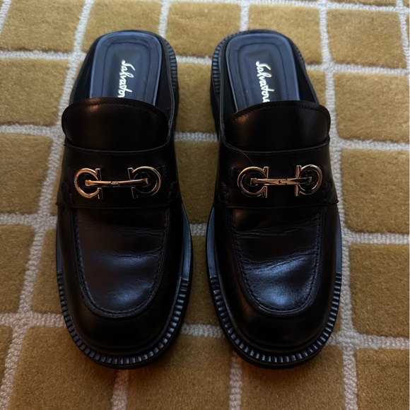 Salvatore Ferragamo Lug Sole Mule Loafer 9 - Picture 1 of 8